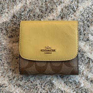 COACH COMPACT WALLET